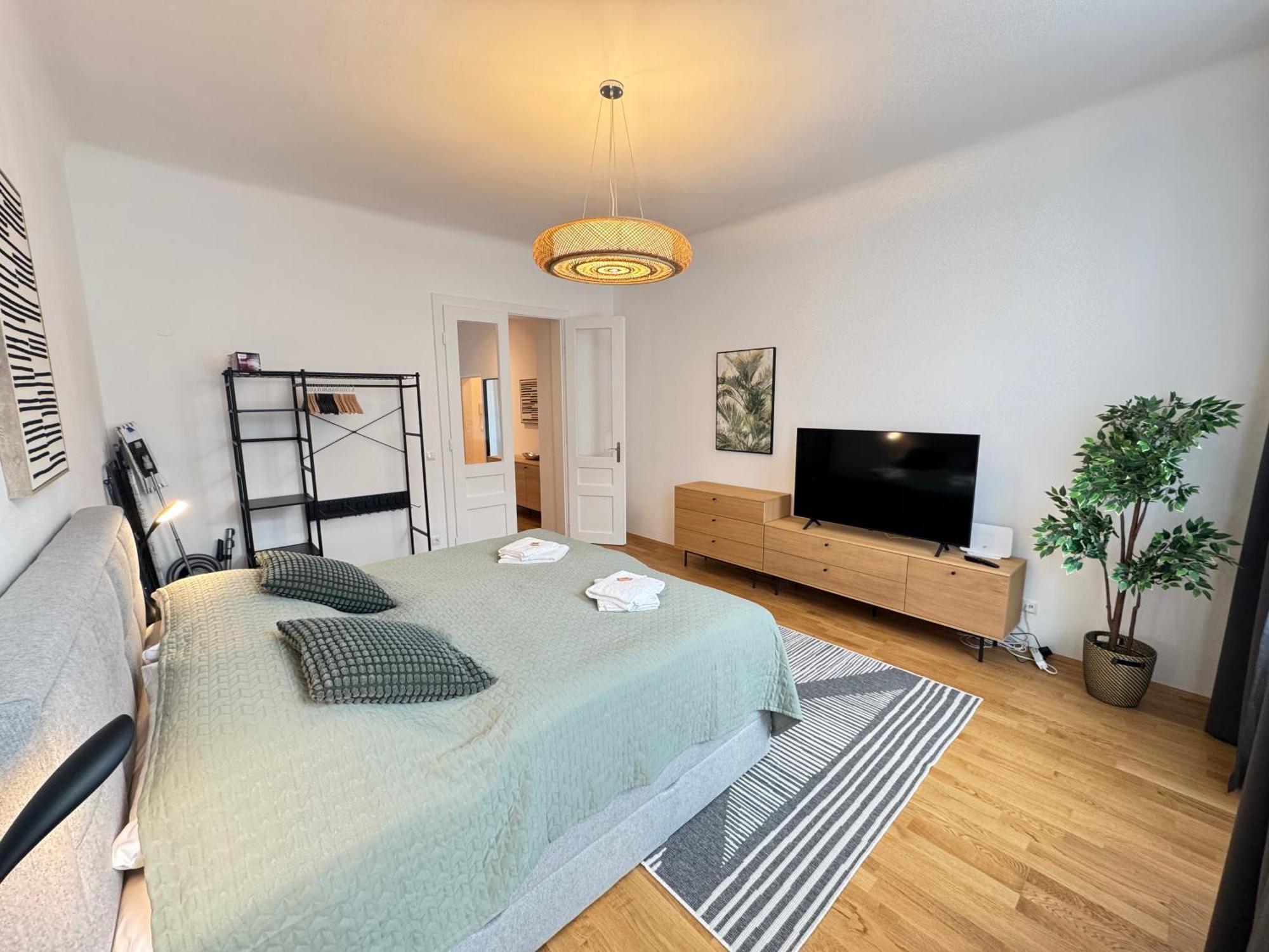 Trendy Apartment Zentral Gelegen Вена Экстерьер фото