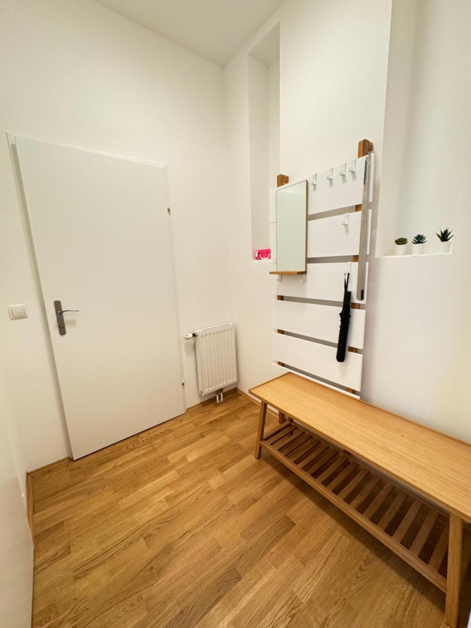 Trendy Apartment Zentral Gelegen Вена Экстерьер фото